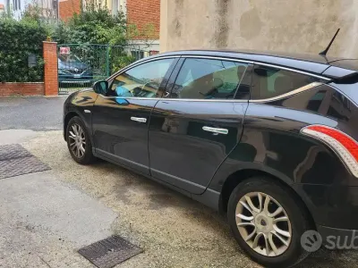 Usata Lancia Delta Gold 120 CV (88 kW) 2013 Nero Utilitaria