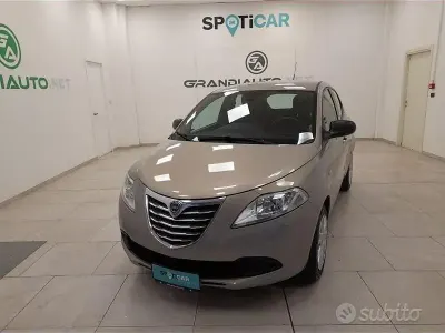 Usata Lancia Ypsilon Silver 69 CV (50 kW) 2013 Giallo Utilitaria