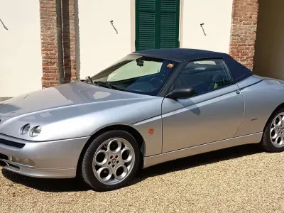 Usata Alfa Romeo Spider 155 CV (114 kW) 1999 Grigio Cabrio