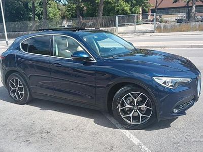 Usata Alfa Romeo Stelvio Executive 180 CV (132 kW) 2018 Blu/azzurro SUV