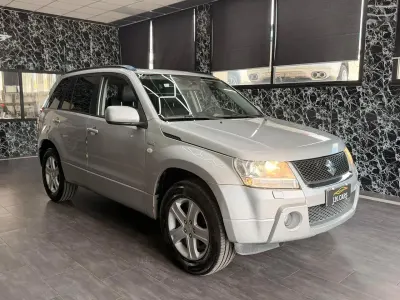 Usata Suzuki Grand Vitara 129 CV (94 kW) 2009 Argento SUV