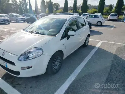 Usata Fiat Punto Street 69 CV (50 kW) 2015 Bianco Utilitaria