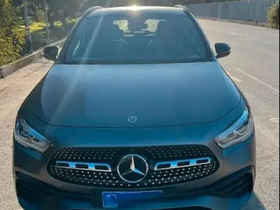Usata Mercedes GLA200 150 CV (110 kW) 2022 Grigio SUV