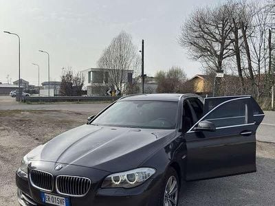Usata BMW 520 Sport Line 184 CV (135 kW) 2013 Nero Station wagon