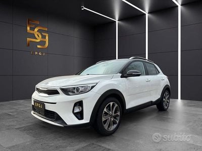 Usata Kia Stonic Style 120 CV (88 kW) 2019 Bianco SUV