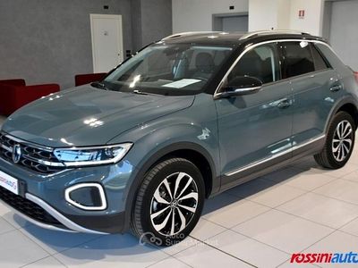 Usata VW T-Roc Style 110 CV (80 kW) 2023 Blu SUV