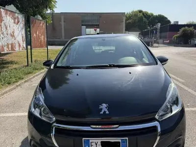 Usata Peugeot 208 Active 75 CV (55 kW) 2019 Utilitaria