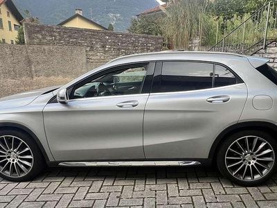 Usata Mercedes GLA200 Premium 136 CV (100 kW) 2017 Argento SUV