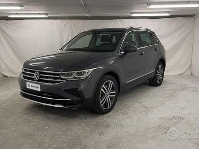 Usata VW Tiguan Elegance 245 CV (180 kW) 2021 Grigio scuro SUV
