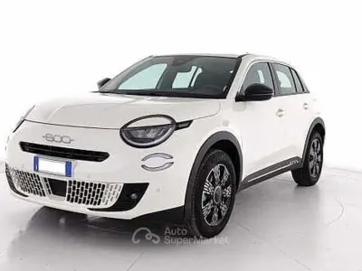 Usata Fiat 600 136 CV (100 kW) 2025 Bianco SUV