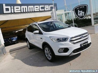 usata Ford Kuga 2.0 TDCI 150 CV S&S 4WD Powershift Bus