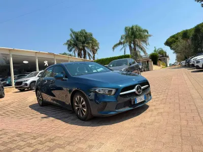 Usata Mercedes A180 Executive 116 CV (85 kW) 2021 Blu/azzurro Berlina