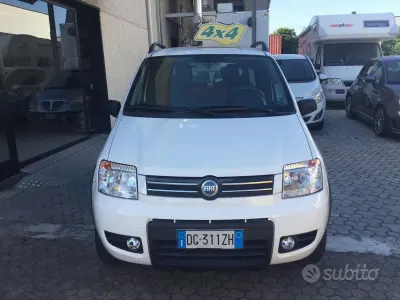 Usata Fiat Panda 4x4 Climbing 69 CV (50 kW) 2007 Bianco Utilitaria