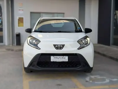 Usata Toyota Aygo X Active 72 CV (52 kW) 2022 Bianco pastello SUV