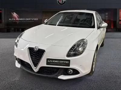 Usata Alfa Romeo Giulietta Super 120 CV (88 kW) 2019 Bianco Utilitaria