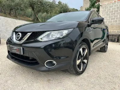 Usado Nissan Qashqai N-Connecta 110 CV (80 kW) 2017 Negro SUV