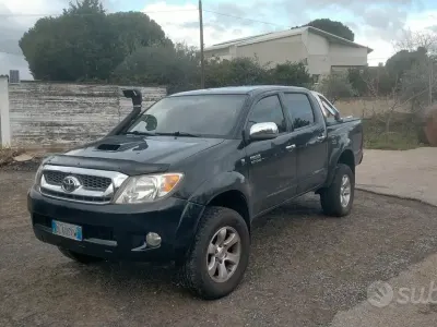 Usata Toyota HiLux 171 CV (125 kW) 2008 Nero Pick-up