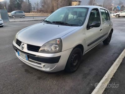 usata Renault Clio anno 2006 1.2 benzina 150.000 km