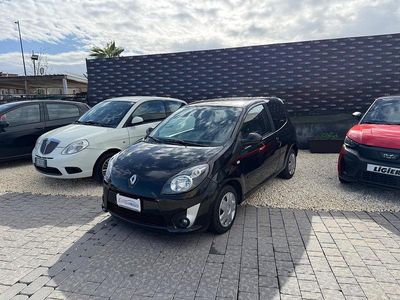 Usado Renault Twingo Dynamique 58 CV (42 kW) 2008 Negro Utilitario