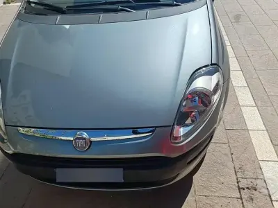 Usata Fiat Punto Evo 77 CV (56 kW) 2011 Grigio Utilitaria