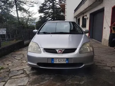 Usata Honda Civic 110 CV (80 kW) 2002 Grigio Berlina