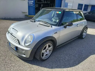 Usata Mini Cooper S 163 CV (119 kW) 2004 Argento Utilitaria
