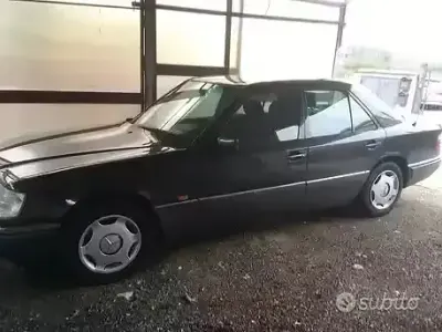 Usata Mercedes E200 136 CV (100 kW) 1995 Berlina