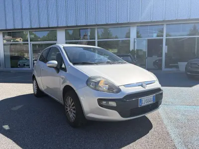 Usata Fiat Punto Evo 77 CV (56 kW) 2011 Grigio maestro Utilitaria