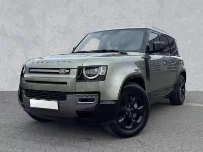 Usata Land Rover Defender Dynamic 300 CV (220 kW) 2025 Pangea green SUV