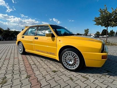 Usado Lancia Delta 211 CV (155 kW) 1994 Amarillo Utilitario