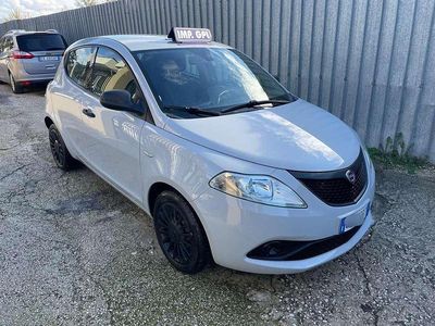 Usata Lancia Ypsilon Silver 69 CV (50 kW) 2021 Utilitaria
