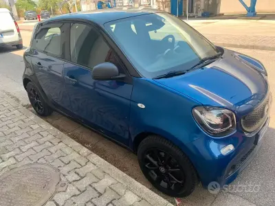 Usata Smart ForFour 61 CV (44 kW) 2016 Blu Utilitaria