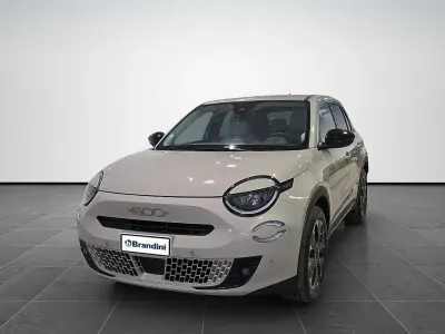 Usata Fiat 600 114 kW (156 CV) 2024 Beige SUV
