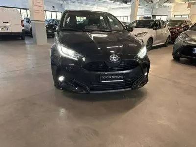 Usata Toyota Yaris Hybrid Trend 92 CV (67 kW) 2022 Nero Berlina