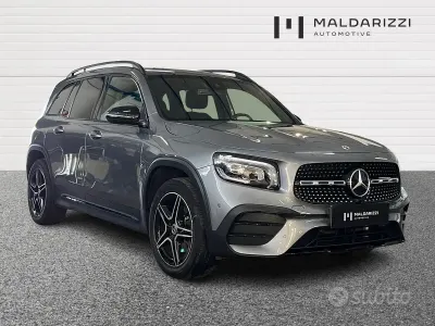 Usata Mercedes GLB200 Premium 150 CV (110 kW) 2023 Grigio SUV