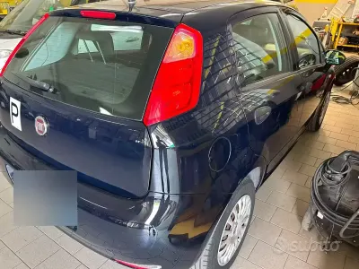 Usata Fiat Grande Punto 77 CV (56 kW) 2016 Blu Utilitaria