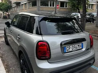 Usata Mini Cooper Classic 136 CV (100 kW) 2023 Argento Utilitaria