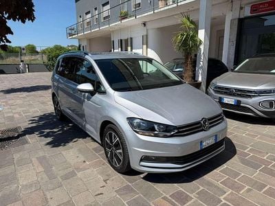 Begagnad VW Touran Executive 150 HK (110 kW) 2022 Silver Minibuss
