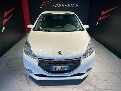 Usata Peugeot 208 Allure 68 CV (50 kW) 2012 Bianco Utilitaria