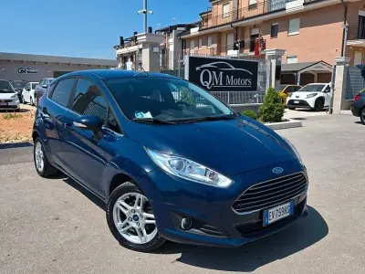 Usata Ford Fiesta Titanium 97 CV (71 kW) 2014 Bluazzurro Utilitaria
