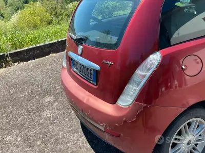 Usata Lancia Ypsilon 75 CV (55 kW) 2010 Rosso Utilitaria