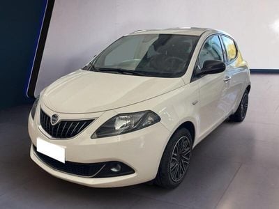 Usata Lancia Ypsilon Gold 69 CV (50 kW) 2021 Bianco Utilitaria