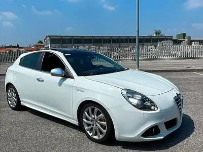 Usata Alfa Romeo Giulietta 105 CV (77 kW) 2013 Bianco Utilitaria