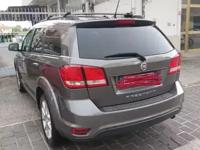 Usata Fiat Freemont 170 CV (125 kW) 2012 Grigio SUV