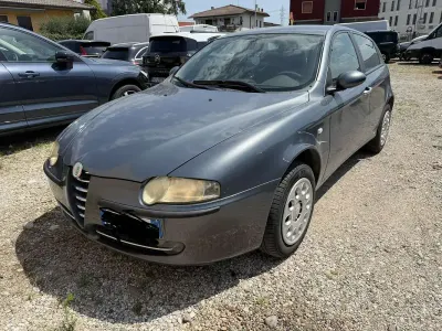 Usata Alfa Romeo 147 Distinctive 116 CV (85 kW) 2004 Utilitaria