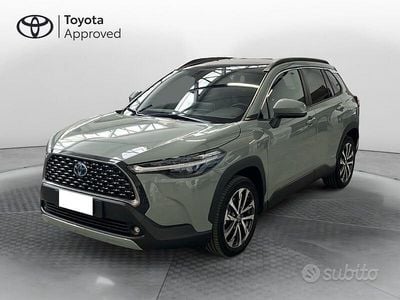 Usata Toyota Corolla Cross Lounge 199 CV (146 kW) 2023 Verde SUV