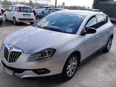 Usata Lancia Delta 120 CV (88 kW) 2011 Utilitaria