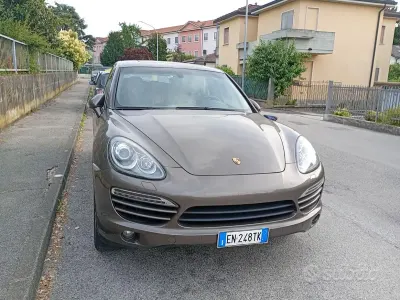 Usata Porsche Cayenne 245 CV (180 kW) 2012 Marrone SUV