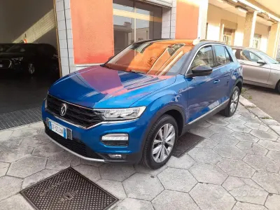 Usata VW T-Roc 110 CV (80 kW) 2021 Bluazzurro SUV