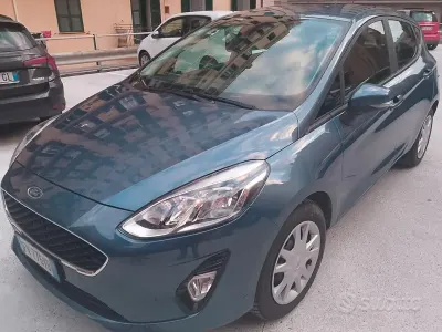 Usata Ford Fiesta 86 CV (63 kW) 2019 Blu Utilitaria